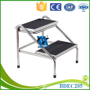 Double foot examination use metal step stool